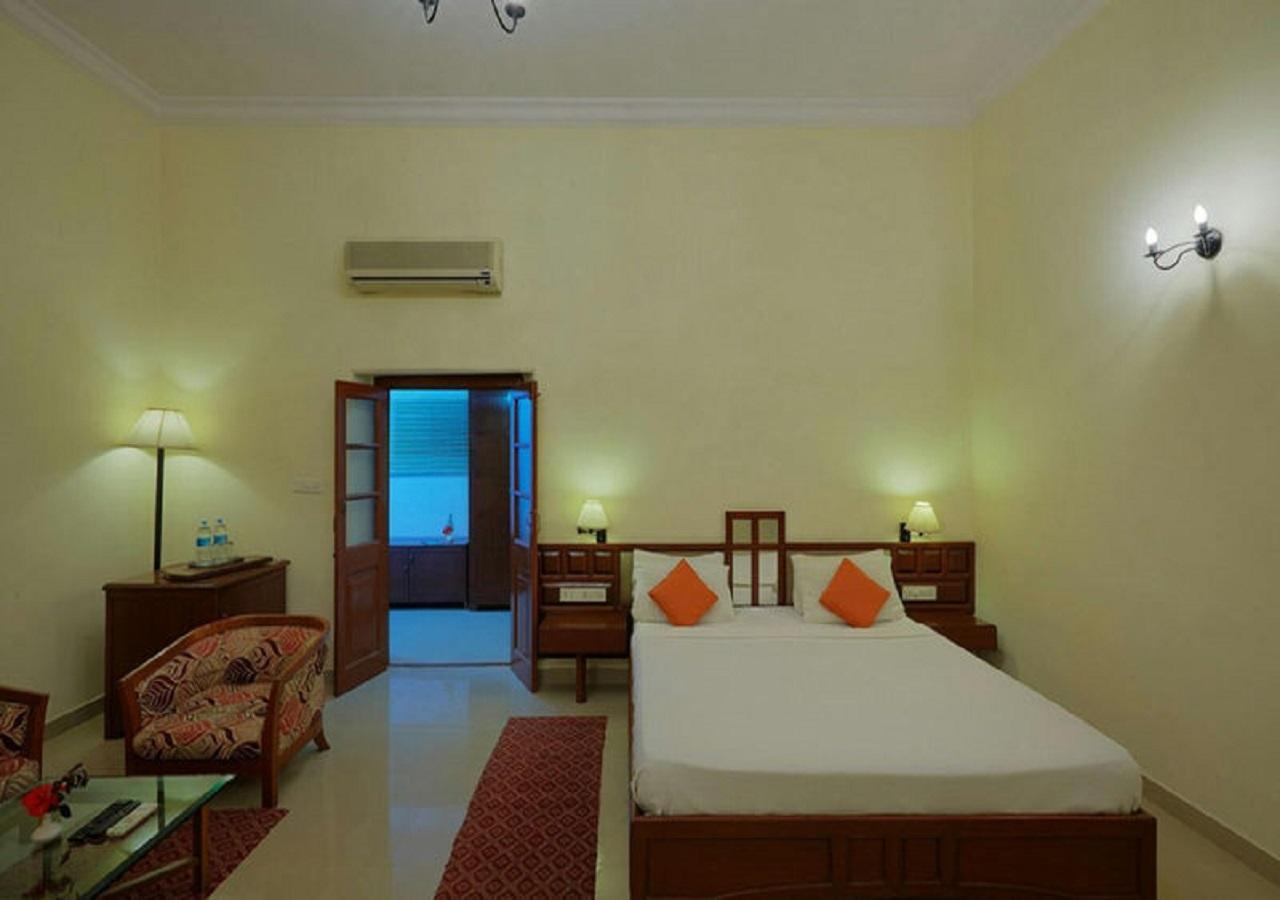 Hotel Sunrise Palace เมาท์อาบู ภายนอก รูปภาพ